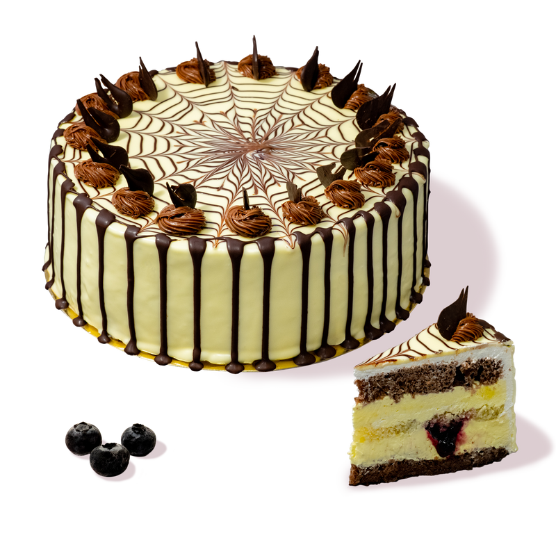 Торта мраморна от сладкарница Маргарита, с шоколадови украшения и крем.